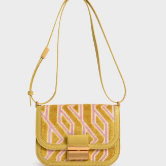 Charles and Keith NWT Shoulder/Crossbody Bag - Picture 1 of 9